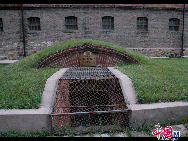 The Lushun Russia-Japan Prison was established by Tsarist invaders in 1902 and later expanded by Japanese aggressors. It covers an area of 226, 000 square meters and consists of 253 wards with a 2,000 capacity, 15 corvee workshops and a secret hanging room. The prison is now used as a memorial exhibition against the crimes of the imperialists. It's also one of the major national historical relics. [Yuan Fang/China.org.cn]