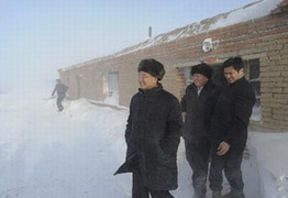 Premier Wen visits blizzard-hit Xinjiang