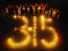 Students at Jianghan University in Wuhan, central China's Hubei Province, light up 240 candles to celebrate the 3.15 World Consumer Rights Day. [CFP photo]