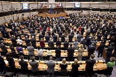 Members of the European Parliament observe a minute of silence during an extraordinary session at the headquarters of the European Parliament in Brussels, April 14, 2010. [Thierry Monasse/Xinhua] 